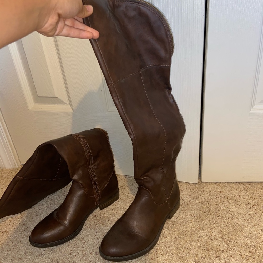 knee high brown leather boots